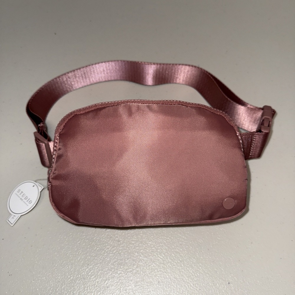 Studio‎ Women's Fanny Pack One Size Fits All Pink